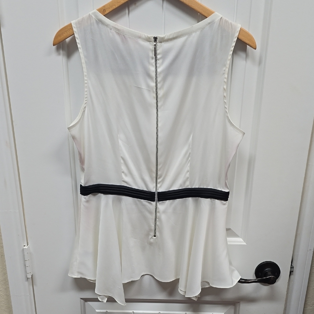 Catherine Malandrino Medium Black and White Sleeveless Blouse - Picture 6 of 9